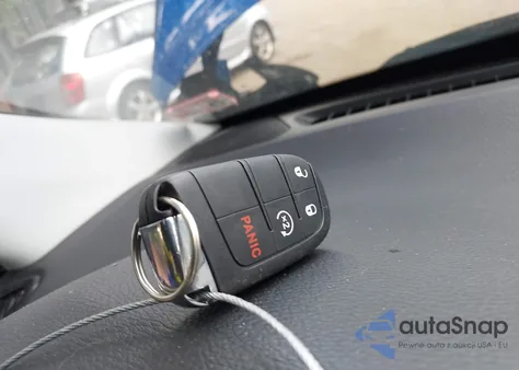 2018 Jeep Compass Altitude 4X4 from USA, damaged, VIN 3C4NJDBB2JT299195